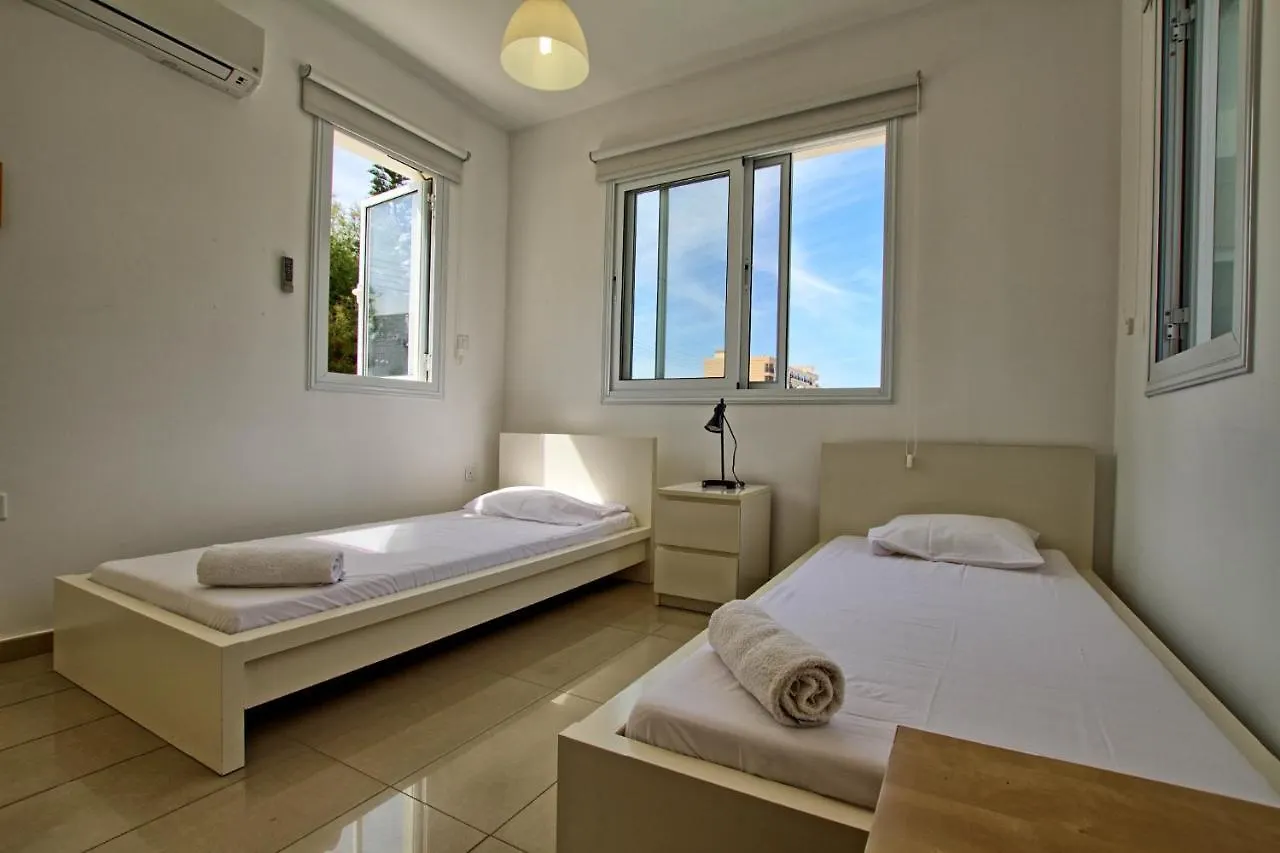 Flouressia Gardens Villas Protaras