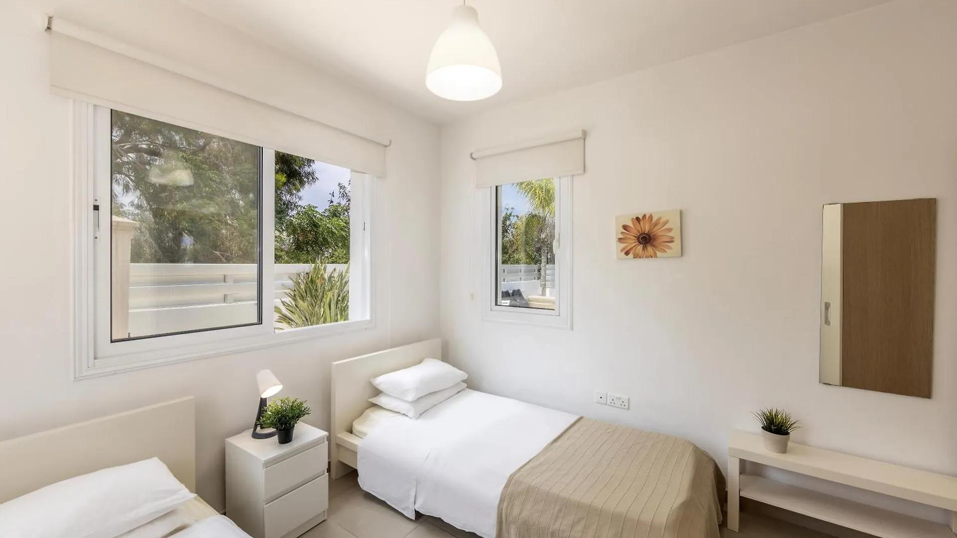 Flouressia Gardens Villas Protaras